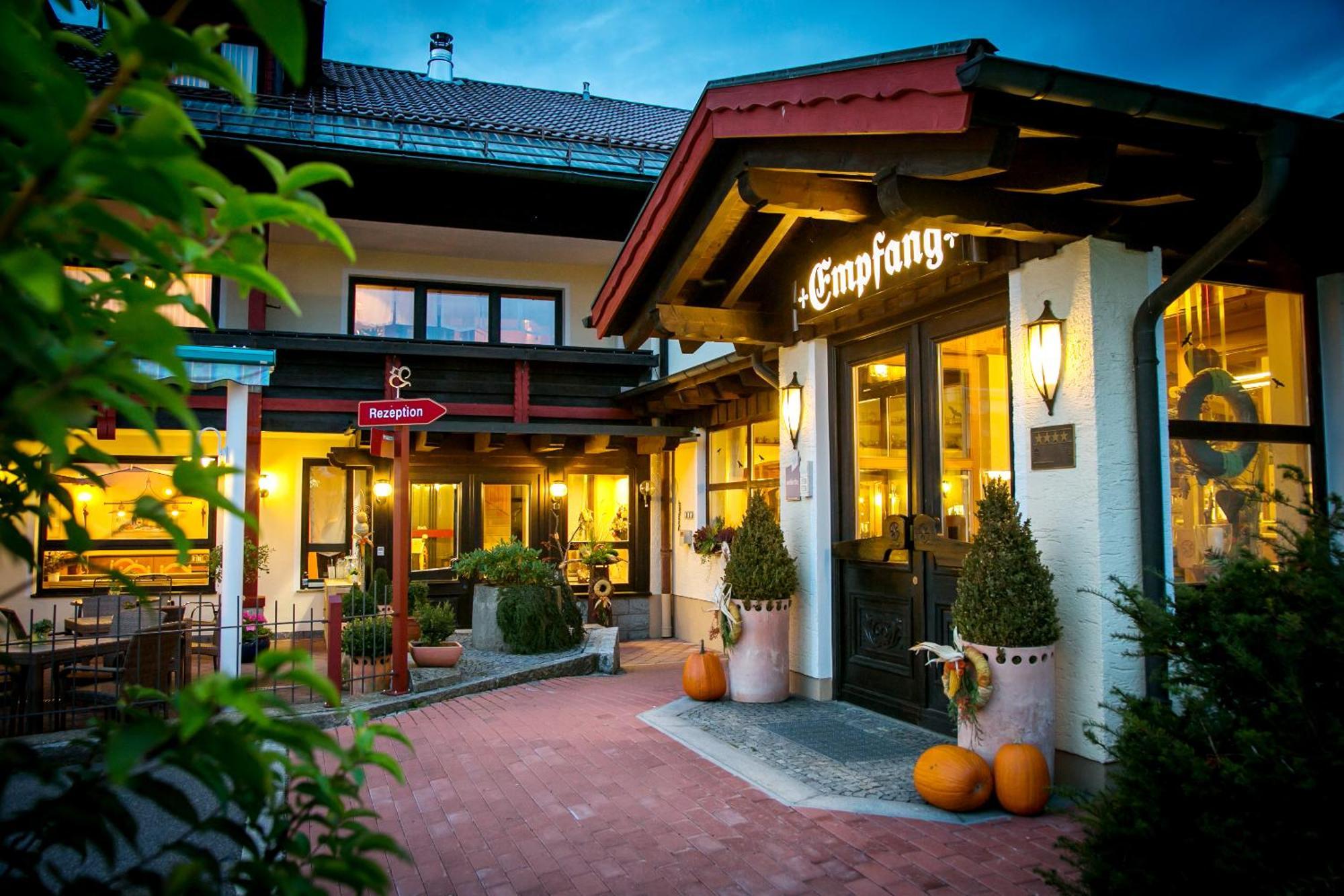 בודנמאיס Wellness- Und Vitalhotel Boehmhof מראה חיצוני תמונה